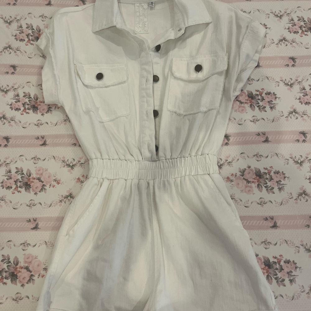 Sadie & Sage White Button-Up Romper